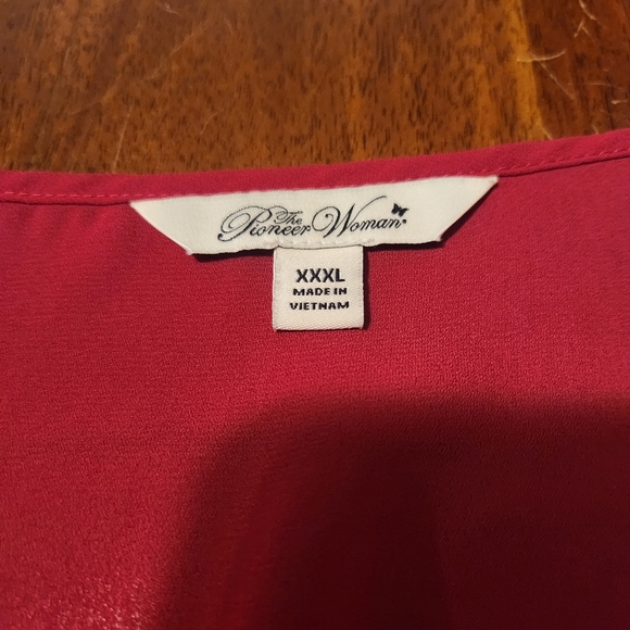 Pioneer Woman Crochet Neck Sharkbite Hem Tunic - Picture 6 of 8